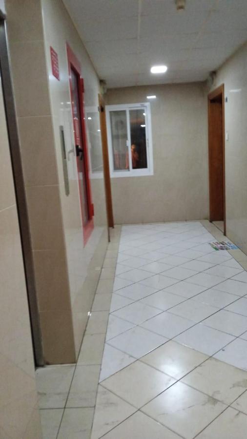 Brand New Boys Hostel 5 Min Walk From Burjuman Metro Station Exit-4 With All Brand New Furnishings & Free Facilities Dubai Ngoại thất bức ảnh