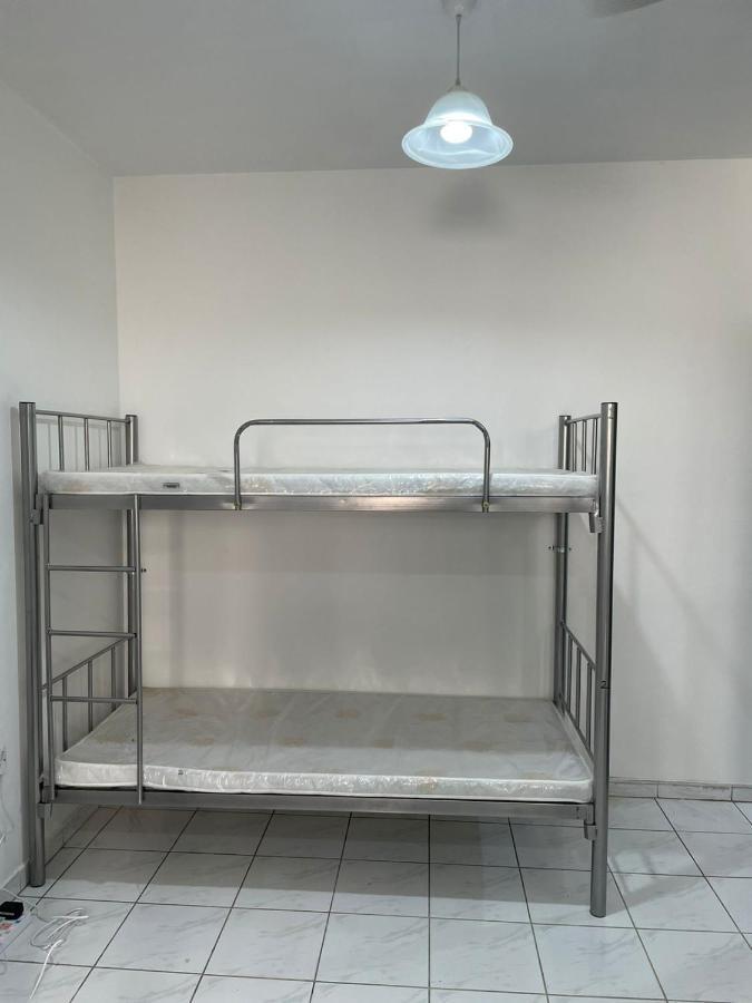Brand New Boys Hostel 5 Min Walk From Burjuman Metro Station Exit-4 With All Brand New Furnishings & Free Facilities Dubai Ngoại thất bức ảnh